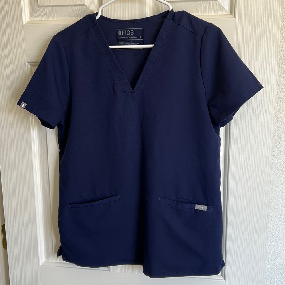 Figs Navy Small 3-pocket Casma top barely used